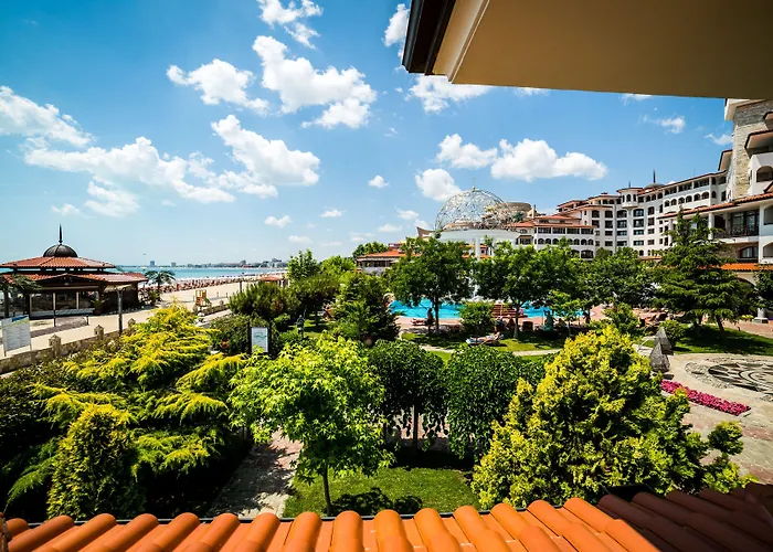 Helena Sands Курортний комплекс Сонячний Берег