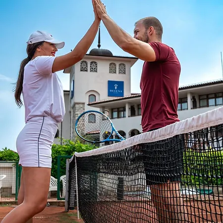Helena Sands 阳光海滩