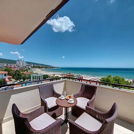 Helena Sands 度假村 5*