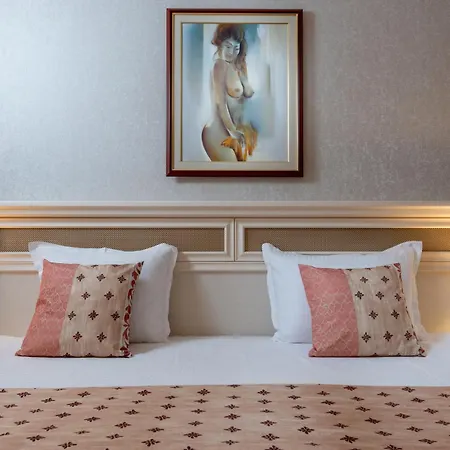 Helena Sands 阳光海滩