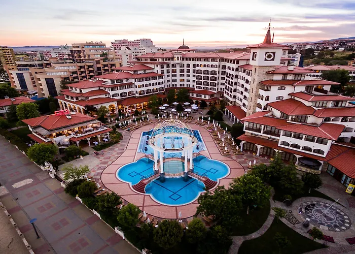 Helena Sands リゾート