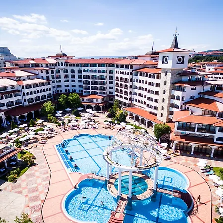 Helena Sands 5*
