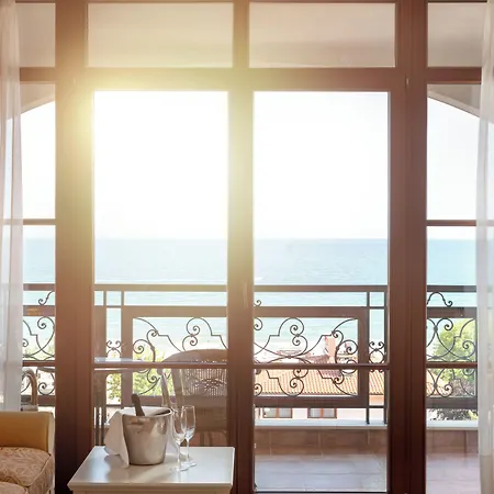 Helena Sands منتجع 5*