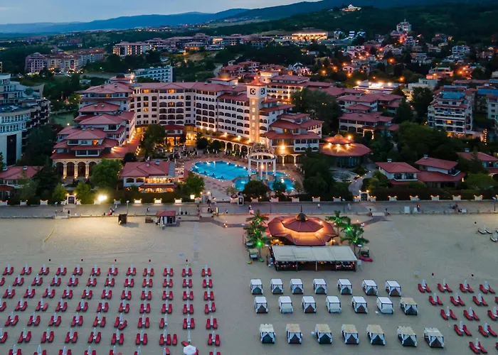 Üdülőközpont Helena Sands Napospart