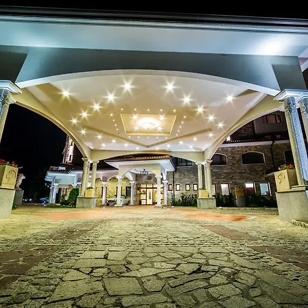 منتجع Helena Sands 5*
